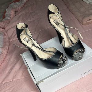 Caroline Women’s Heel Size 10